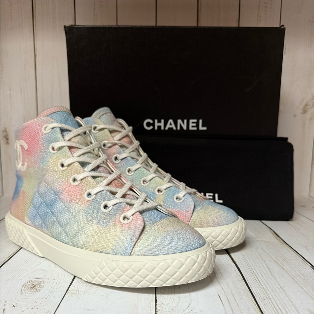 CHANEL Printed Fabric Quilted High Top Sneakers Green/Pink/Blue/White Sz 39 / 9 - Picture 2 of 13